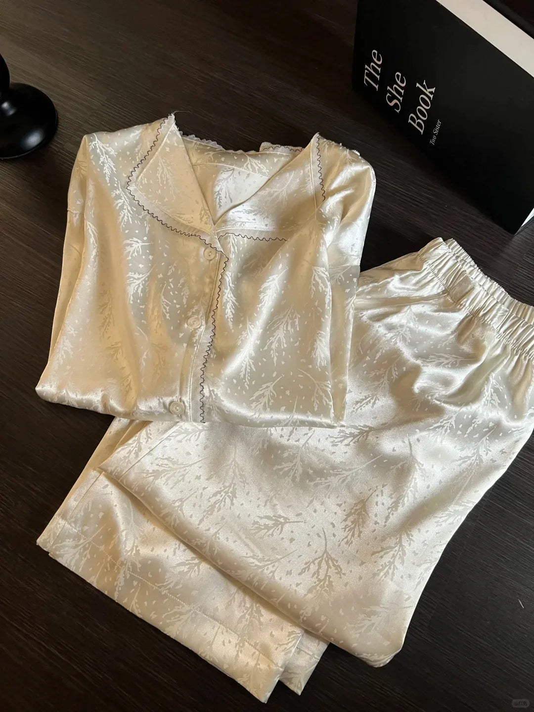 Pjs Setice Silk Pajamaswomen's Pajama Setladies' Spring/summer Pajamassummer Thin Style Cool Feelingfashionable Home Clothe