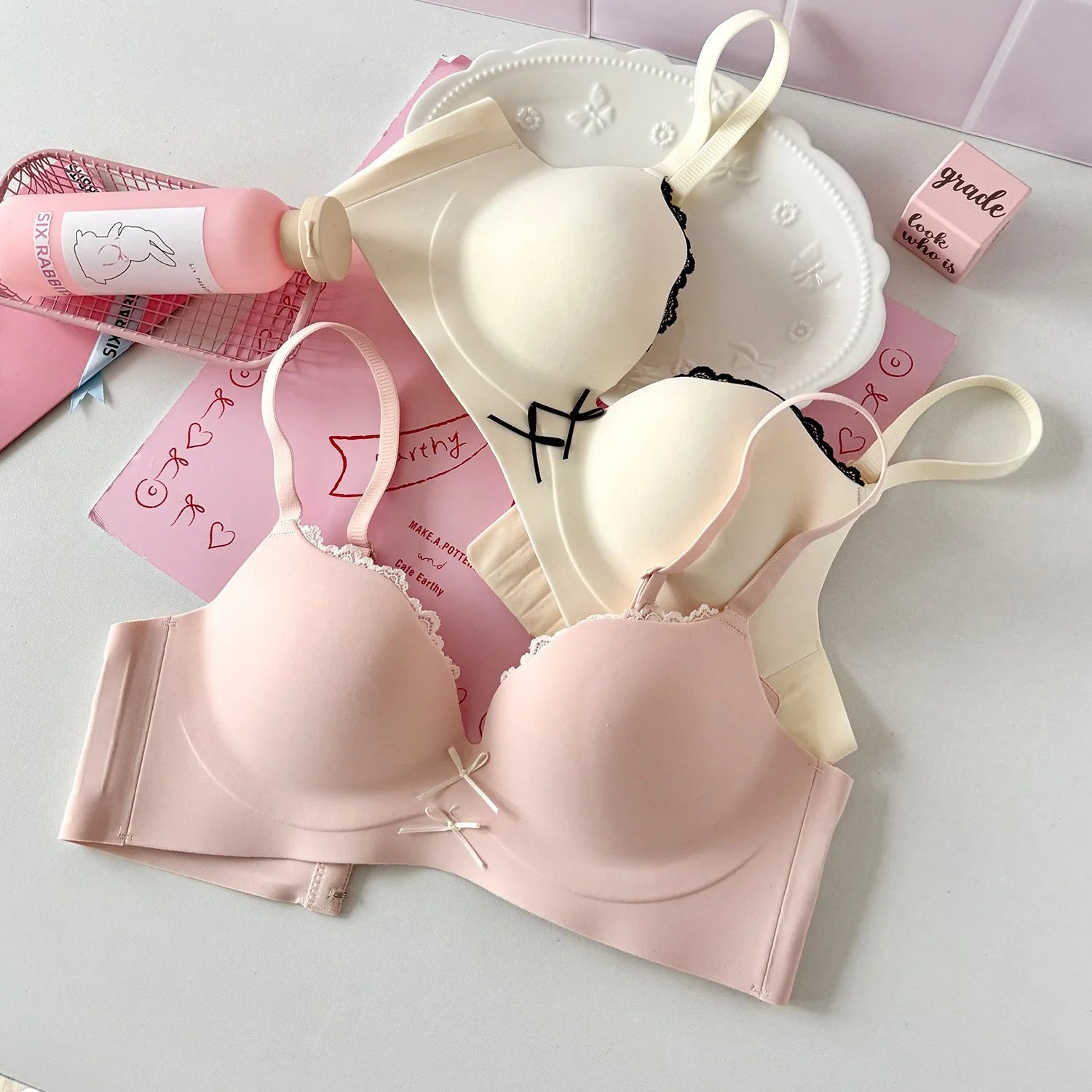 Lace-trimmed Sexy Bra, Full Cup, Bow Support, Side-reclining, High-elastic Undergarment Without Underwire