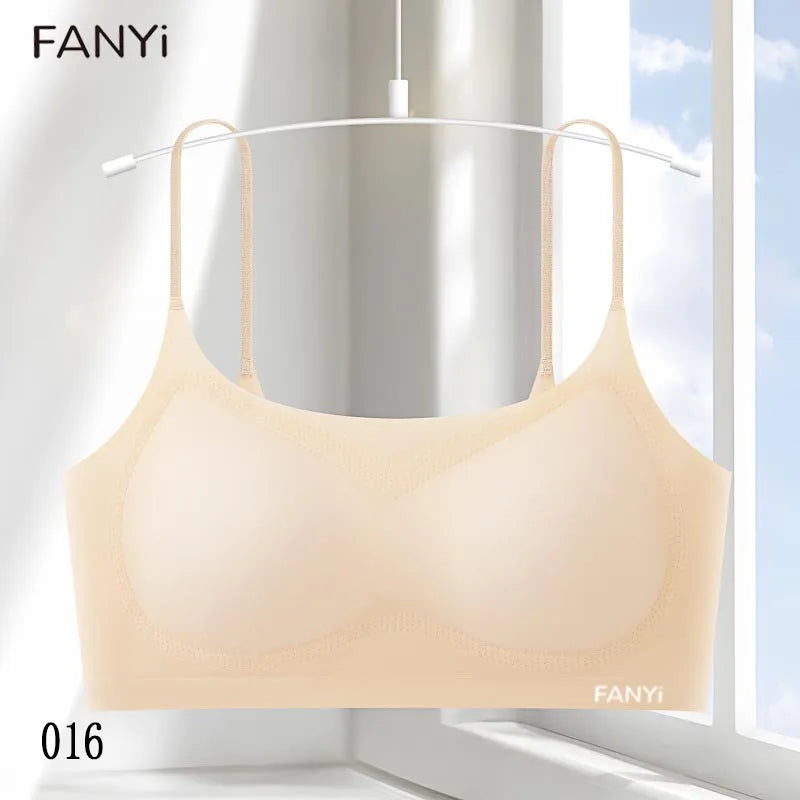 A thin, breathable and comfortable women's bra with a slim shoulder strap, featuring a beautiful back and a small chest