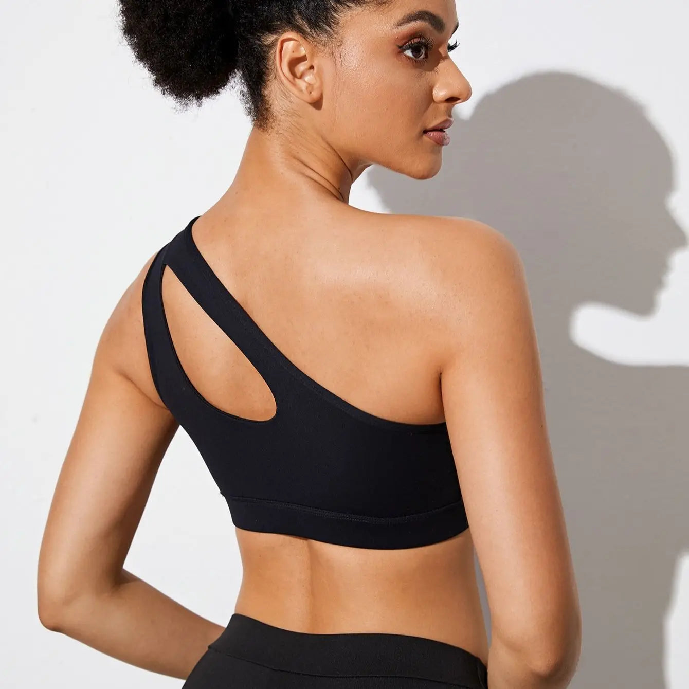 New Women Sports Bra Push Up Fitness Bras One Shoulder Shockproof Yoga Bra Black White Yoga Running Bra Sexy Vest