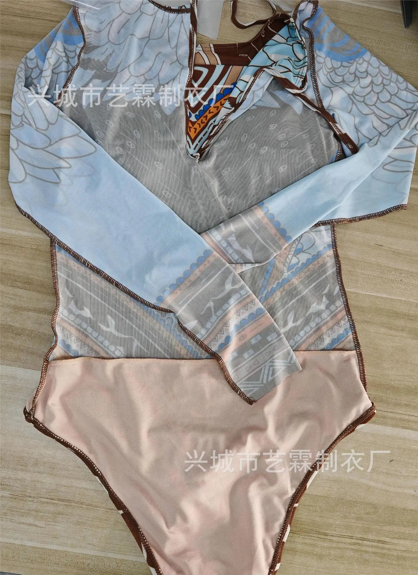 New Women's Fashionable and Sexy Printed Long Sleeved Swimsuit with Cup Cover Sun Protection Mesh Fabric One-piece Swimsuit