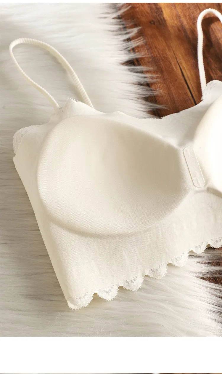 Seamless lace backrest lingerie one-piece with chest pads and a strapless ice silk strappy bra wrapped around the chest